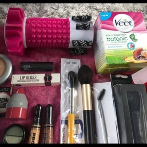 Large Makeup/Brush Lot